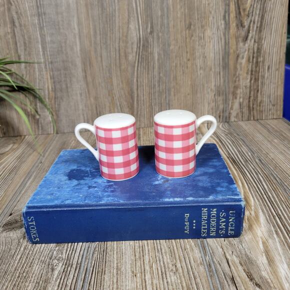 Vintage Red Gingham Salt & Pepper Shakers - Picture 1 of 5